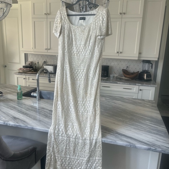 Vintage mother  of the bride floor length gown cream gold lace crochet effect - Picture 4 of 17